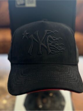 New York Yankees All Suede Snapback Hat